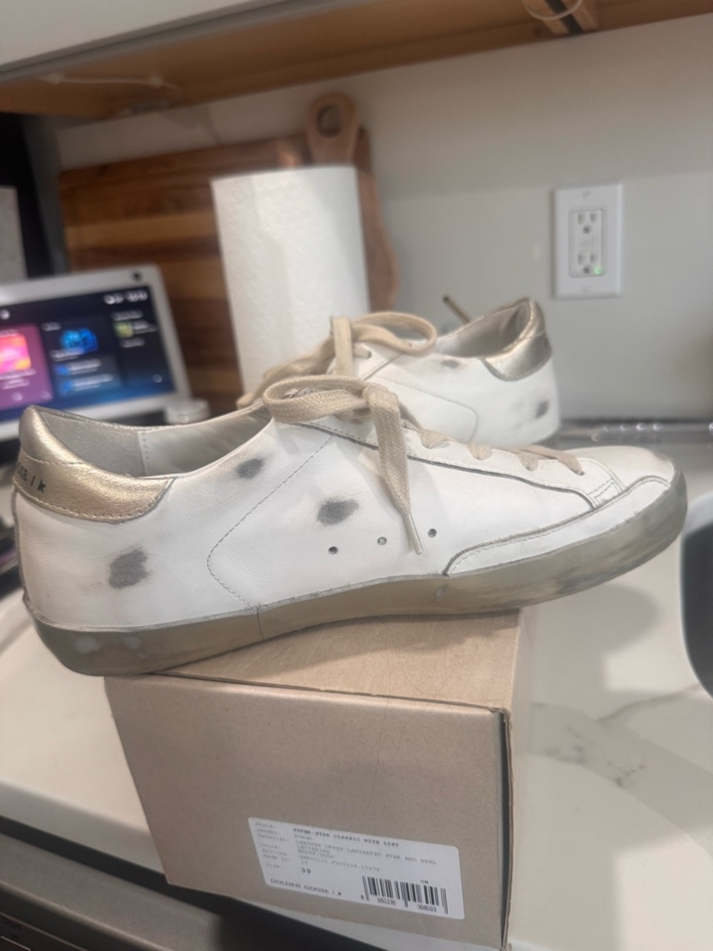 Golden Goose White and Gold Super-Star Classic Sneakers - Picture 4 of 5